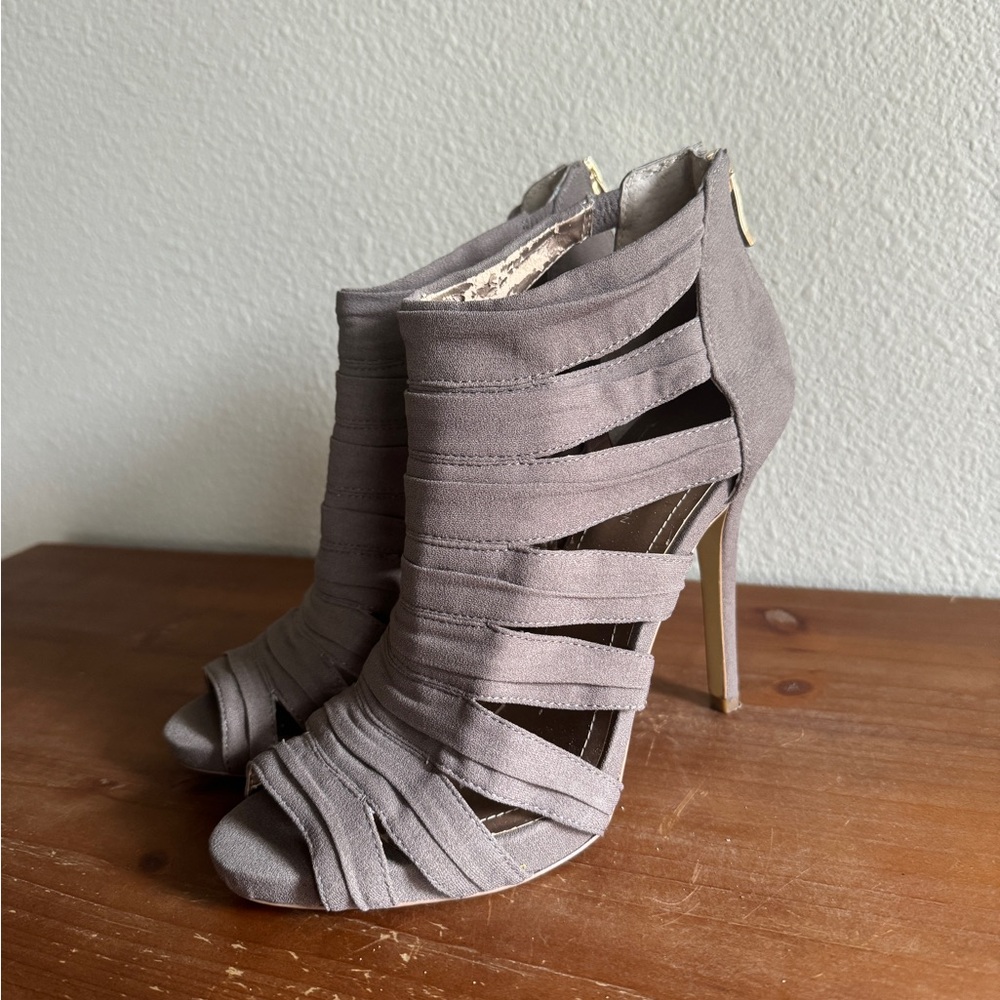 BCBGeneration Jubilee Taupe Bandage Stiletto Heels Size 9M Strappy Peep Toe - Picture 7 of 14